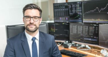 Gym Business Startup – Financial Advice from Experts to Ensure Success Why Fitness Matters for Stock Brokers – The Importance of Physical Health in High-Stress Jobs